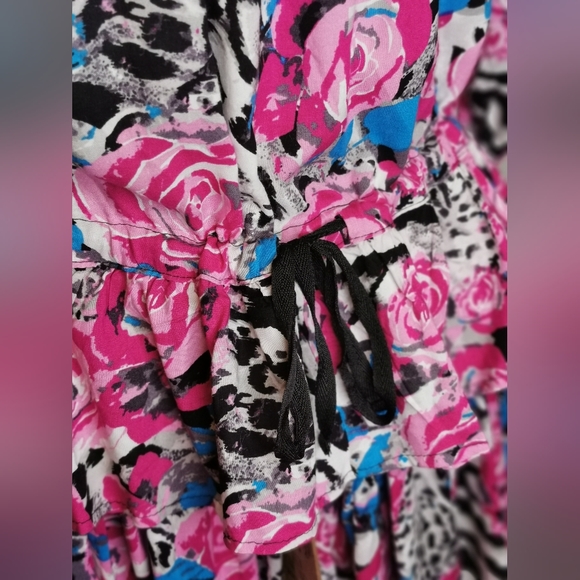 Queen the Label Floral Mumtum Skirt and Off-Shoulder Top set Size S - Picture 7 of 9